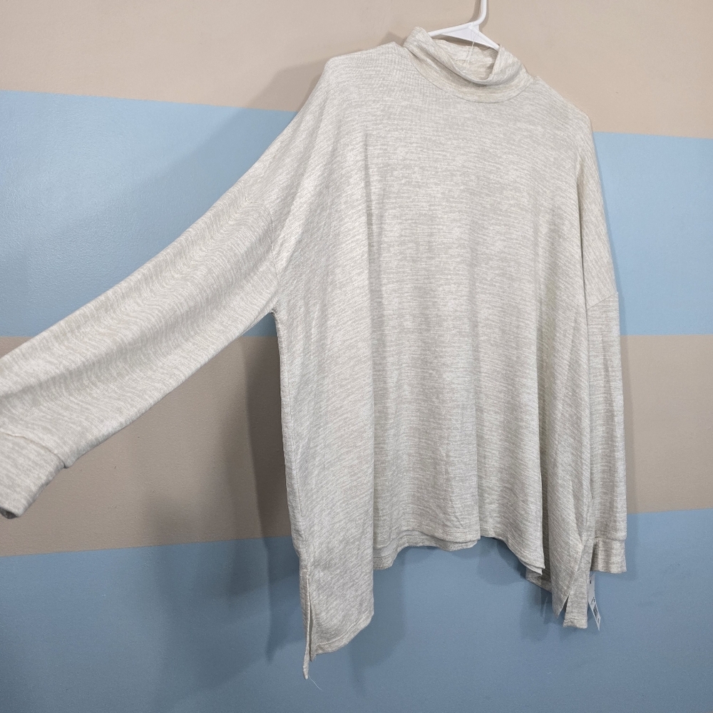 Ophelia Roe NWT  Cream Mock Neck Top - Picture 4 of 8